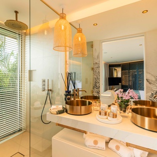 guest-bathroom2-quartz-track1