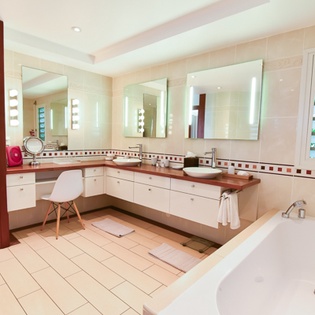 Bathroom at WV ACR, Vitet, St. Barthelemy