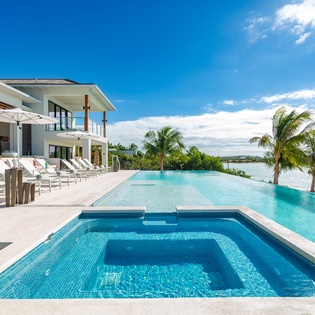 exterior-villa-bristol-breeze-track29