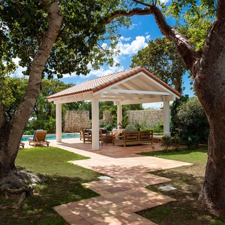 10-Jasper-OutdoorSeating