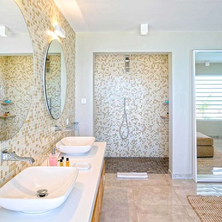 Bathroom at PIE EDS, Beach Side/Plum Beach, St. Martin