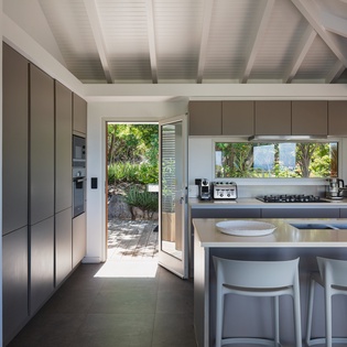 kitchen-avalon-track1