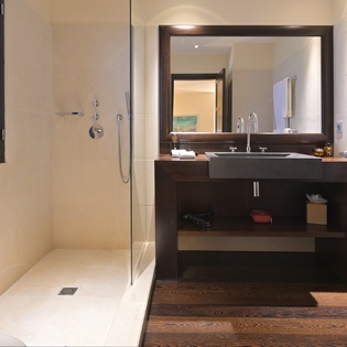 bedroom-5-silver-rainbow-track3