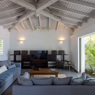 living-room-no-limit-track2