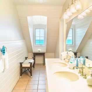Bathroom at IE TAM, Grace Bay Turtle Cove, Turks & Caicos