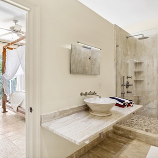 Bathroom-Maison de Reve-Track-4