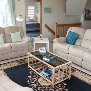 11-aventine-villa-8371659_640x427