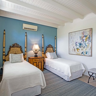 040-Guest Room 4