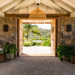 mudroom-entryway-quartz-track1