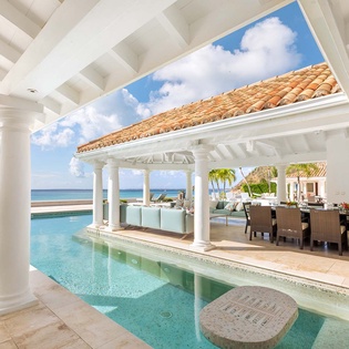 2-PetitePlage4-Pool