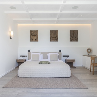 guest-bedroom1-roxane-track1