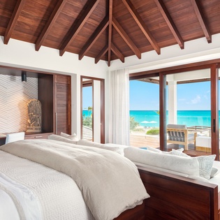 bedroom-1-vision-beach-track1