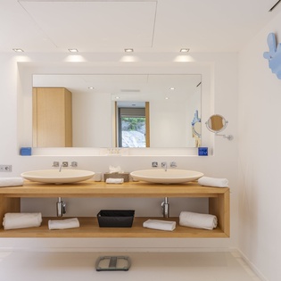 bathroom-2-loukoko-track1
