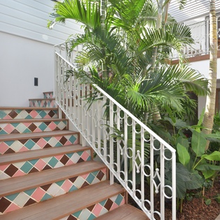 entryway-la-romance-track1