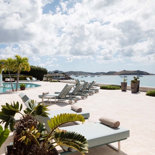 7-PetitePlage4-PoolSeating