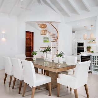 oceanside-tower-dining-room-track1