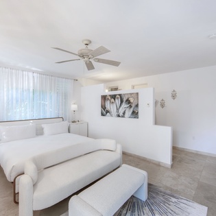 bedroom-2-pearl-east-at-the-pearls-track1