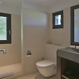 bedroom-4-silver-rainbow-track5