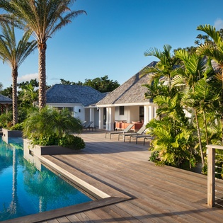 exterior-nightly-3-bel-air-track4