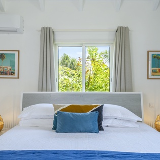 bedroom-2-la-roche-dans-i-eau-track3