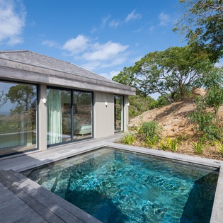 exterior-nanou-track3