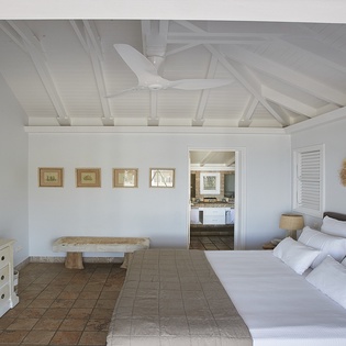 guest-bedroom-2-anolis-track1