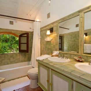 Bathroom at WV KDY, Marigot, St. Barthelemy