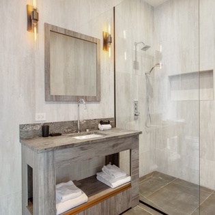 bathroom-3-reve-noir-track1