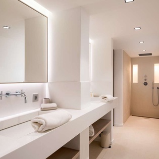Bathroom at WV CIO, Grand Cul de Sac, St. Barthelemy