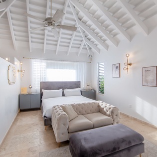 bedroom-4-pearl-west-at-the-pearls-track1