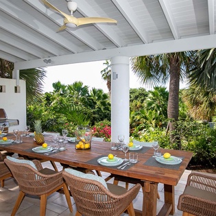 11-LesPalmiersBleus_OutdoorDining