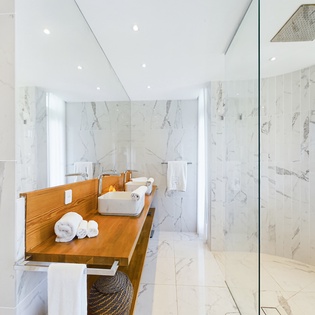 primary-bathroom-arrow-marine-track1