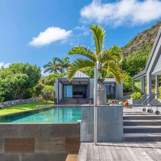 Exterior of WV AVV, Vitet, St. Barthelemy