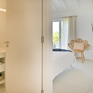 bedroom-2-villa-marris-track3