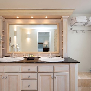45-BeauRivage-Bathroom3