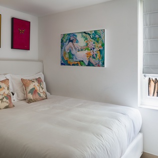 bungalow-primary-bedroom-hvhh-track1