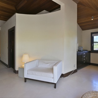 bedroom-5-silver-rainbow-track5