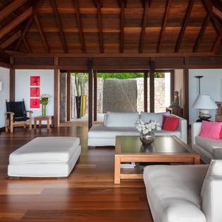 Living Room-Kyr-Track-2