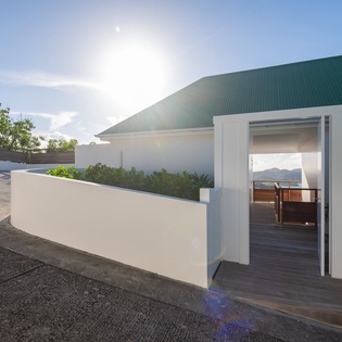 mudroom-entryway-Blue Diamond-track2