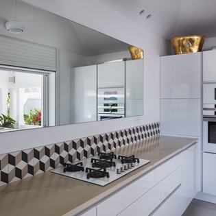 kitchen-bel-air-track1