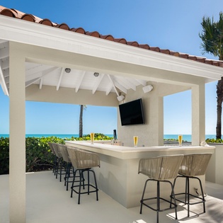 outdoor-bar-haven-house-track1