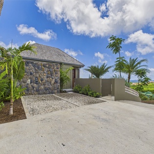 mudroom-entryway-clyde-track2