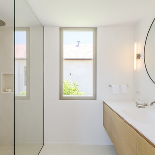 bathroom-1-indigo-track1