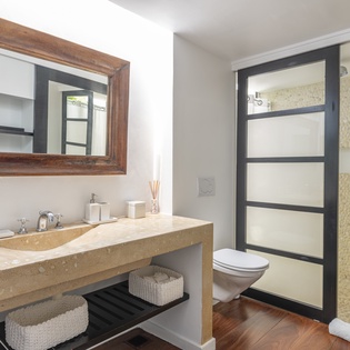 guest-bathroom-3-gaillac-track1