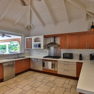 kitchen-villa-sea-vous-play-track1