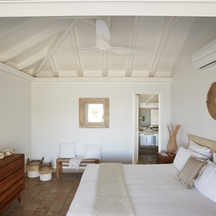 guest-bedroom-1-anolis-track1