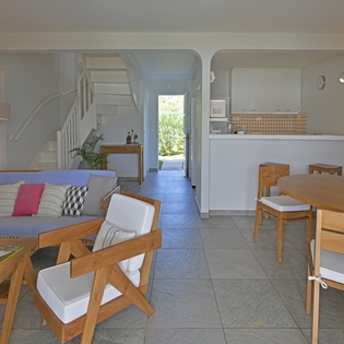 living-room-les-sables-d-or-val-andre-track2