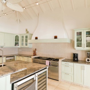 18-PetitePlage4-Kitchen