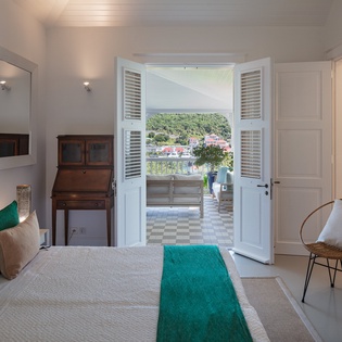 guest-bedroom-1-gustavia-view-track1