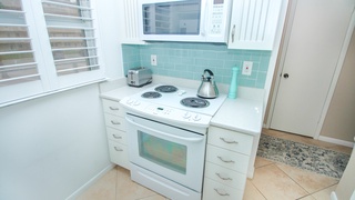 Separate+Stove+%26+Microwave+Area